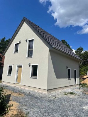 Einziehen und Wohlfühlen – Euer Haus mit Garten wartet auf Euch!