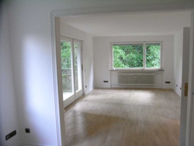 BAD schöne, helle 3,5 Zimmer Wohnung  -frei-