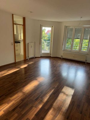 Attraktive 2-Zimmer-Wohnung mit Balkon und EBK in Kornwestheim