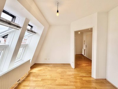 Nähe U1 | 2 Zimmer Dachgeschosswohnung mit Gemeinschaftsdachterrasse | Tiefgarage