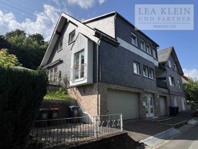 Gepflegte Doppelhaushälfte mit Doppelgarage in ruhiger Lage von Freudenberg-Oberfischbach