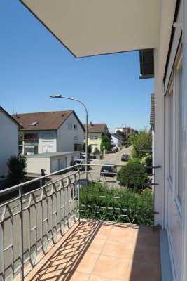 Neu renovierte 3 Zi.-DG-Wohnung - Erstbezug nach Kernsanierung