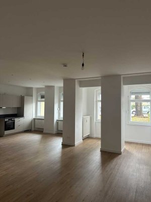 Modernisiert - 2-Zimmer-Wohnung mit Einbauküche und Wannenbad