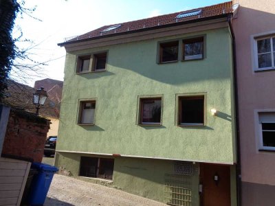Schöne helle 3 Zimmerwohnung mit Balkon in der Schlossgasse 2