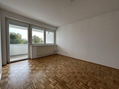 WOHNEN IN TRAUN - 3-ZIMMER-WOHNUNG MIT LOGGIA UND TIEFGARAGENPLATZ