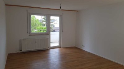modernisierte 1-Zimmer-Wohnung mit Balkon und Einbauküche in Heimsheim