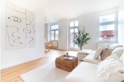 Sanierte Wohnung mit drei Zimmern sowie Balkon und Einbauküche in Erfurt