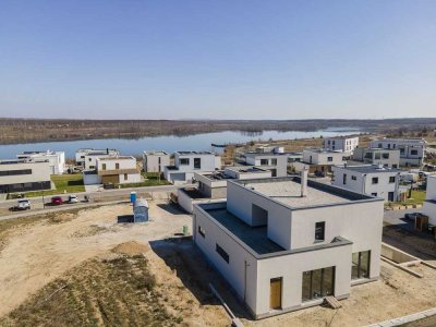 Traumhaus zu vermieten! Neugebaute 277m²-Villa mit Pool, Sauna und Kamin am Zwenkauer See!