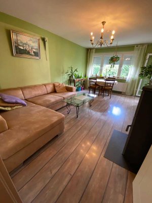 Schöne 3-Zimmerwohnung mit Parkplatz, Gartenanteil, Kaminofen zu verkaufen,  kein Makler.
