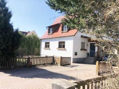 Charmantes Einfamilienhaus mit Wintergarten und Dachstudio in zentraler Lage