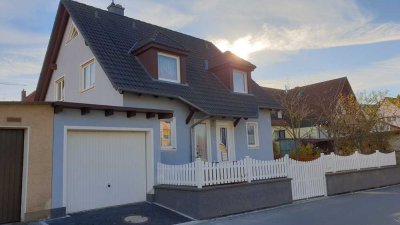 Geräumiges,6-Raum-Einfamilienhaus mit gehobener Innenausstattung und EBK in Roßtal
