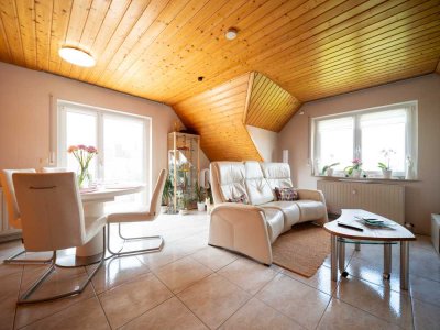 102 m² große Maisonette-Wohnung mit 2 Bädern, Stellplatz und Tiefgaragenplatz in Top-Lage