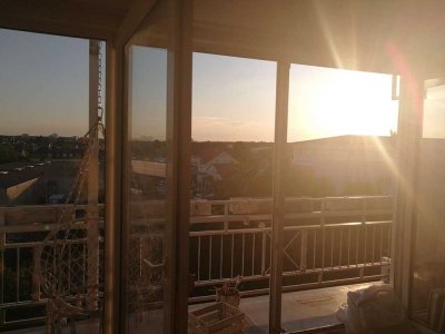 Modernisierte 2-Zimmer-Penthouse-Wohnung mit Balkon und EBK in Heusenstamm