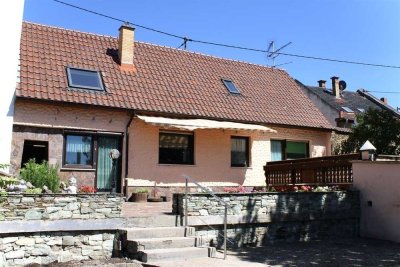 Direkt loslegen und einziehen-Einfamilienhaus mit Rheinblick und großzügigem
Gartenparadies