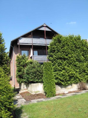 Gepfl. 2-Zi-DG-Wohnung mit Balkon in bevorzugter Wohnlage von PB
