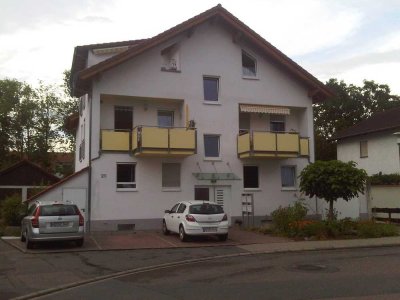 Helle, schöne 4 ZKB (105qm) in Hemsbach