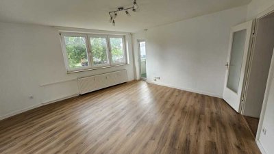 Helle 3-Zimmer-Wohnung mit sonnigen Balkon und EBK