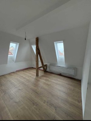 Exklusive 2,5-Zimmer-Dachgeschosswohnung in Stuttgart-Ost – kernsaniert mit eigenem Dachausbau 63 m²