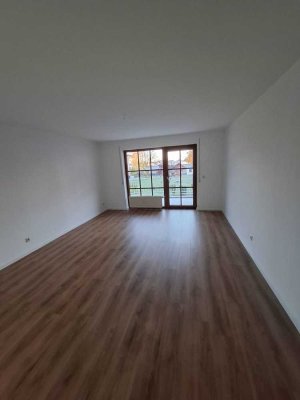 Lichtdurchflutete 3,5-Zimmer-Wohnung mit großem Balkon in Pocking – Ihr neues Zuhause wartet!