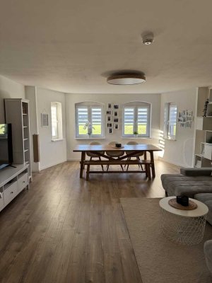 Attraktive 4-Raum Dachgeschosswohnung mit Seeblick