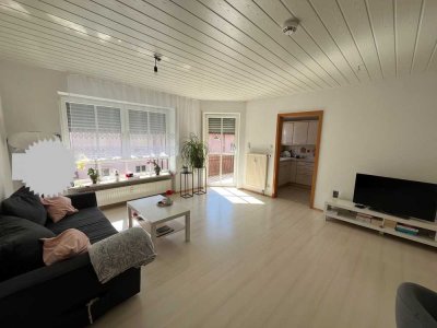 Sehr schöne 2-Zimmer-Wohnung mit Balkon und Garage in ruhiger Lage von Windischeschenbach!