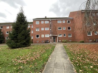 Frisch renovierte 3 Zimmer-Wohnung mit Balkon in der dritten Etage eines 6 Parteienhauses