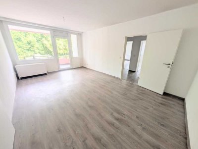 **Platz für die ganze Familie: -Balkon -modernes Tageslichtbad -Laminat -frisch gestrichen -G-WC**