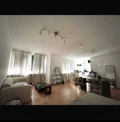 Zentrale Moderne Wohnung perfekt für Single-Haushalt