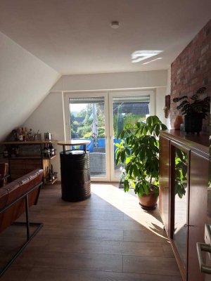 Attraktive und modernisierte 3-Raum-DG-Wohnung mit EBK in Menden (Sauerland)