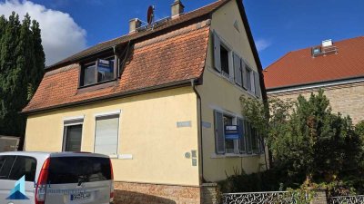 Freistehendes Einfamilienhaus mit Garten und viel Gestaltungsspielraum