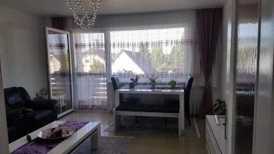 4-Zimmer Wohnung mit 2x Balkons und 1x Garage. Top Lage!!