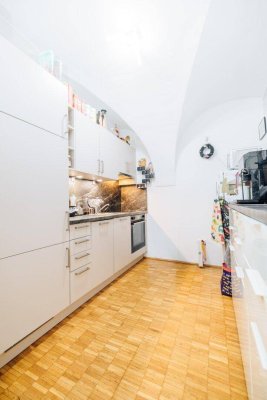 XL-TERRASSE I TOP-KÜCHE I 1 MONAT MIETFREI I AB SOFORT I SEHR HELL &amp; RUHIG I BADEWANNE I WG TAUGLICH I MODERN SANIERT I LICHTDURCHFLUTET I SEHR ZENTRALE LAGE AM STADTPARK I