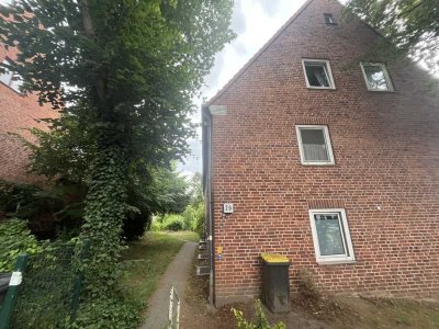 Souterrain-Wohnung mit Terrasse