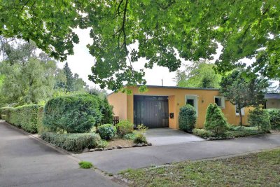Charmanter Bungalow mit großem Garten auf Erbpachtgrundstück in ruhiger Lage von Freiburg-Landwasser