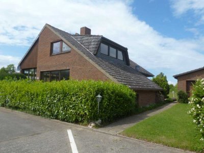 APARTES WOHNHAUS mit reichlich Platzangebot in Burg.  Sanierungsbedürftig