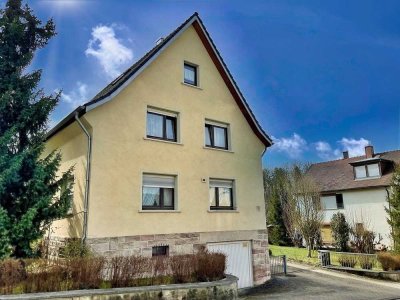 Einfamilienhaus mit großem Grundstück (evtl. zur weiteren Bebauung)!