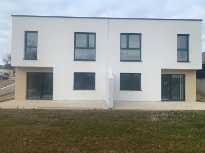 Neuer Preis ! Exquisite Doppelhaushälfte in sehr schöner ruhiger Siedlungslage (Haus links) Beste Baumeisterqualität !