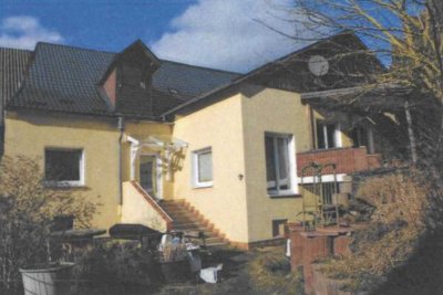 Zwangsversteigerung ! Großzügiges Wohn und Geschäftshaus mit Ausbauoption