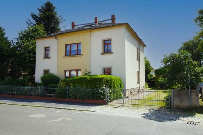 Zwei Wohnungen, viele Möglichkeiten – Zweifamilienhaus mit Garten in Heidenau