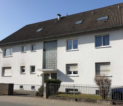 Großzügig geschnittene 2 ZW im DG