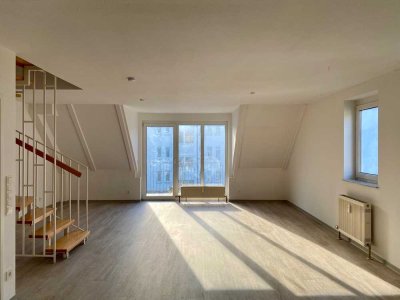 Kurzfristige Anmietung möglich - sanierte und renovierte Maisonette-Wohnung mit Balkon