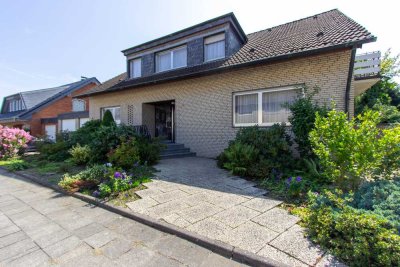Ihr neues Zuhause! Großzügiges Einfamilienhaus mit weitläufigem Garten & Doppelgarage