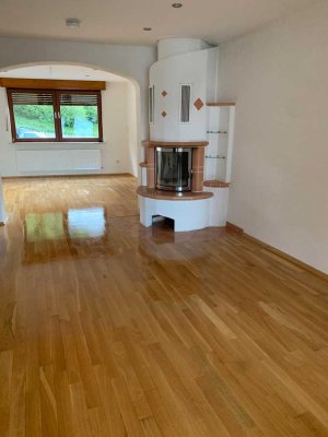 Großzügige 5-Zimmer-Maisonette (100 m²) mit Holzkamin, Balkon und Gartennutzung in Top-Lage