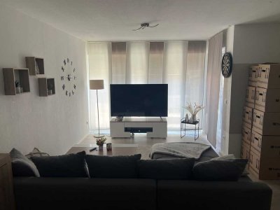 Zweibezug: freundliche 2-Zimmer-EG-Wohnung mit Einbauküche und Balkon in 73635, Rudersberg