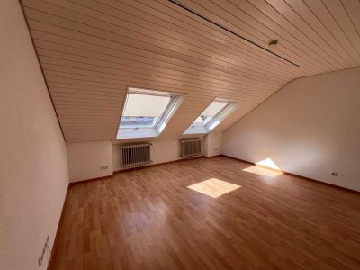Sehr schöne 3-Zimmer Dachgeschosswohnung in Steinen