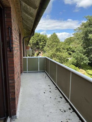 Schnuckeliege Dachgeschosswohnung mit Balkon!