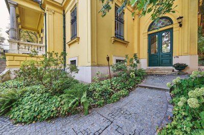 Repräsentatives Zuhause mit Geschichte – 230 m² Altbauflair, traumhafte Terrasse &amp; Garage