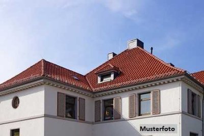 ++ Mehrfamilien-Doppelhaus mit 6 Wohnungen und 2 Garagen ++