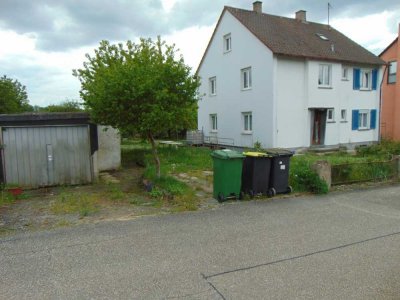 Ein Haus mit Potential und großem Garten