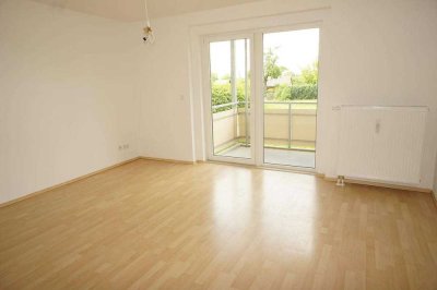 Frei ab 1.2.26 / sonniger Balkon am Wohnzi. + Bad mit Fenster